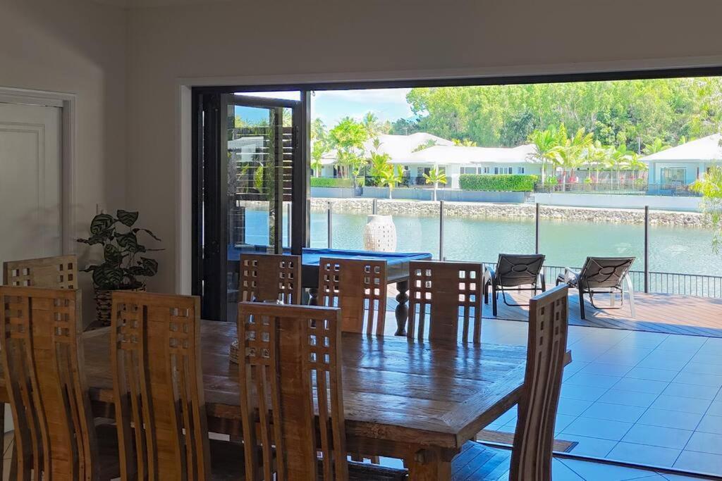 Lake House, Pet Friendly, Stroll To Beach & Cafes Villa Trinity Beach Eksteriør bilde